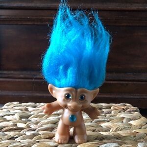 Vintage Treasure Trolls teal hair teal oval gem